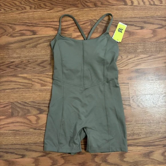 All In Motion short bodysuit - Picture 3 of 4